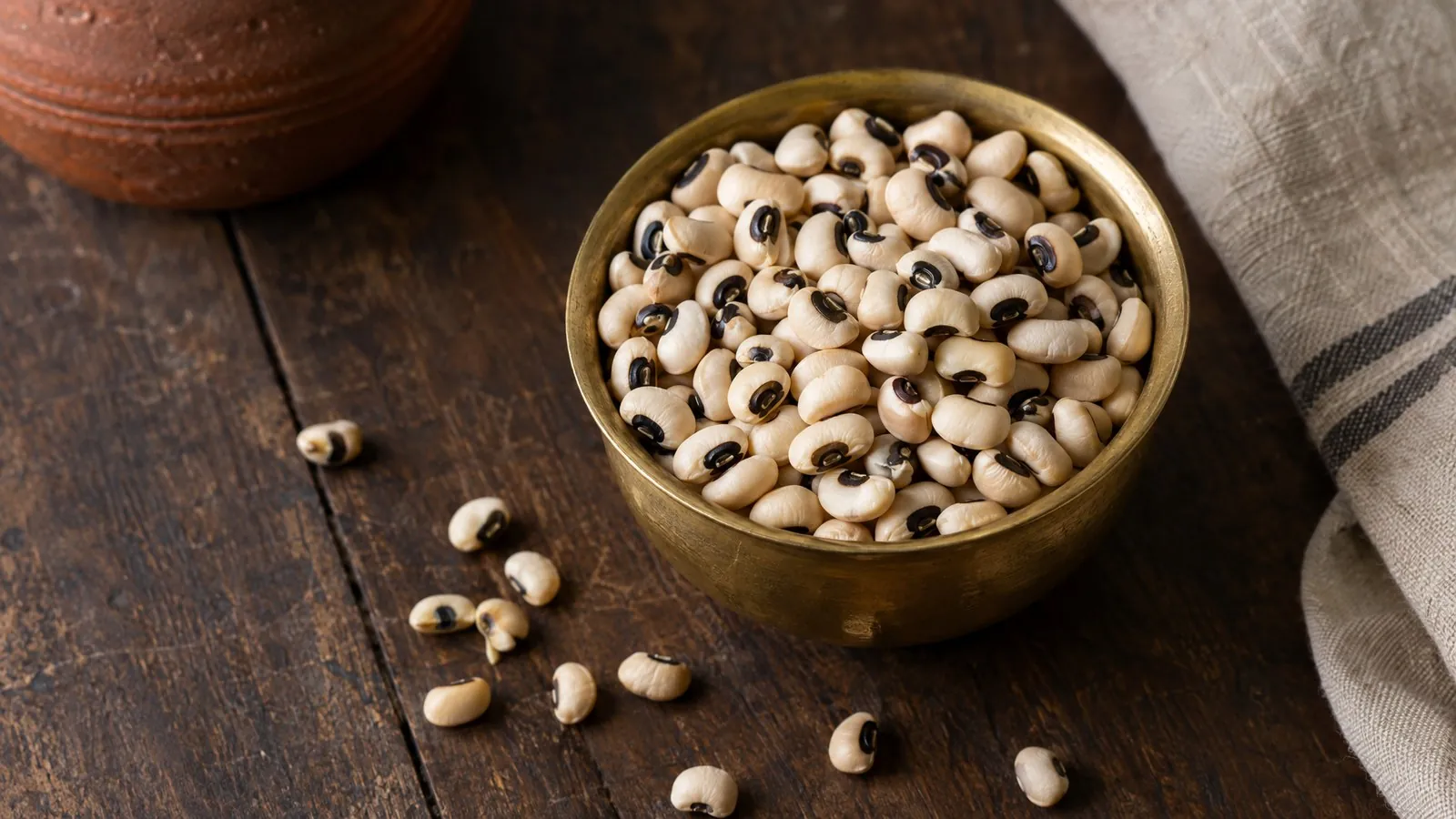 Lobia nutrition per 100g: protein, calories and carbs