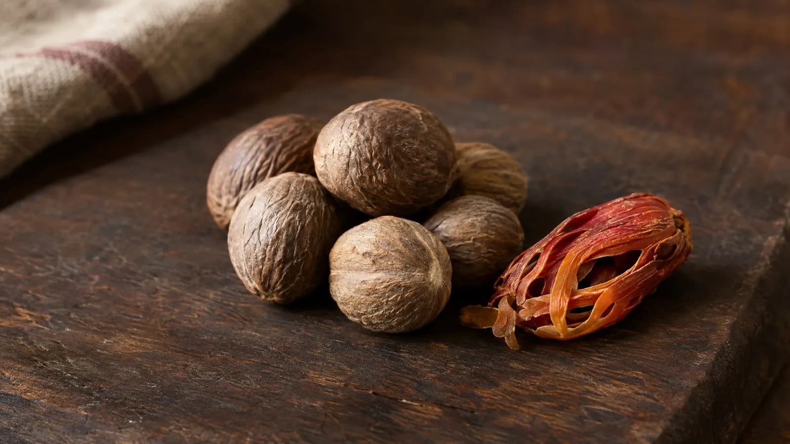 Nutmeg vs mace: difference between the seed and its aril