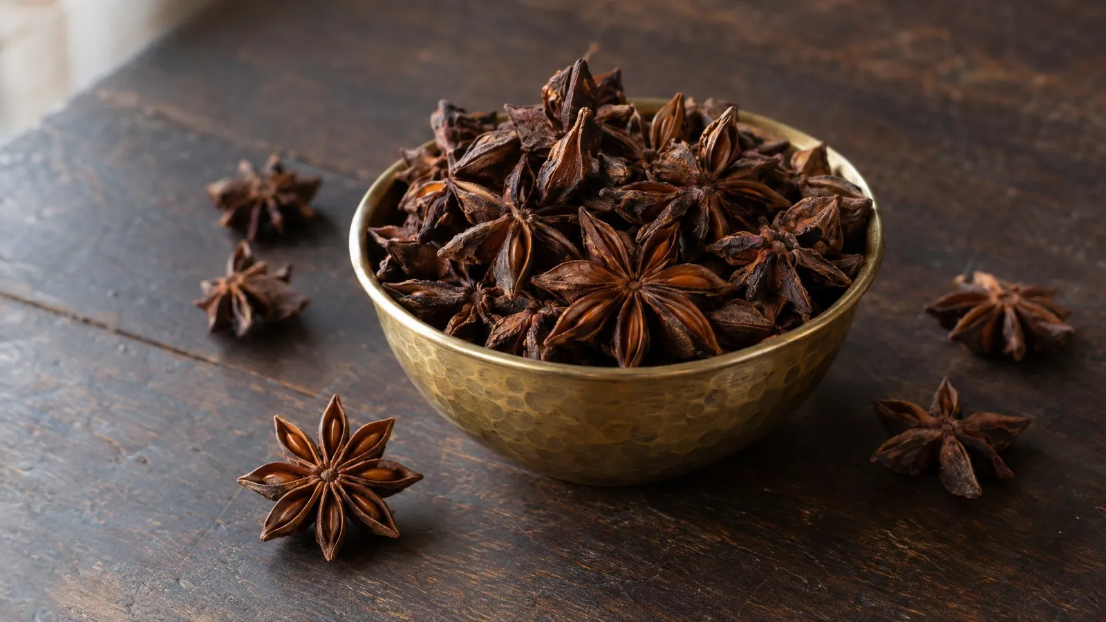 Chakra phool in English: star anise names in Indian languages